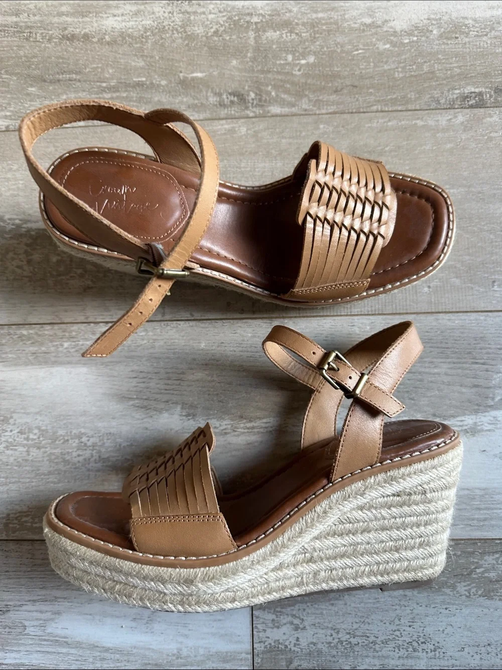 Crown Vintage Wedges